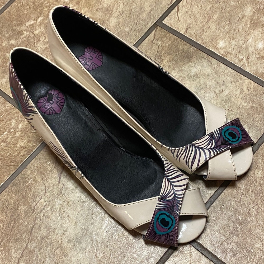 TUK Women's Leather White, Teal, and Black Size 9M Heels Elegant Formal Office - Picture 5 of 13